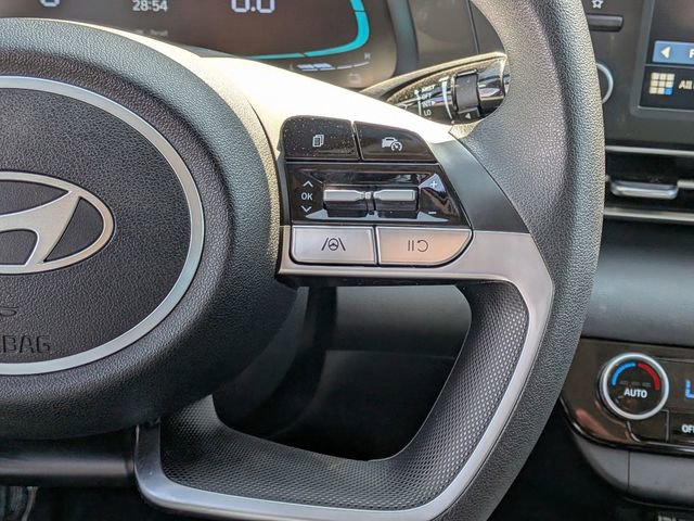 Used 2025 Hyundai Elantra Blue image 16