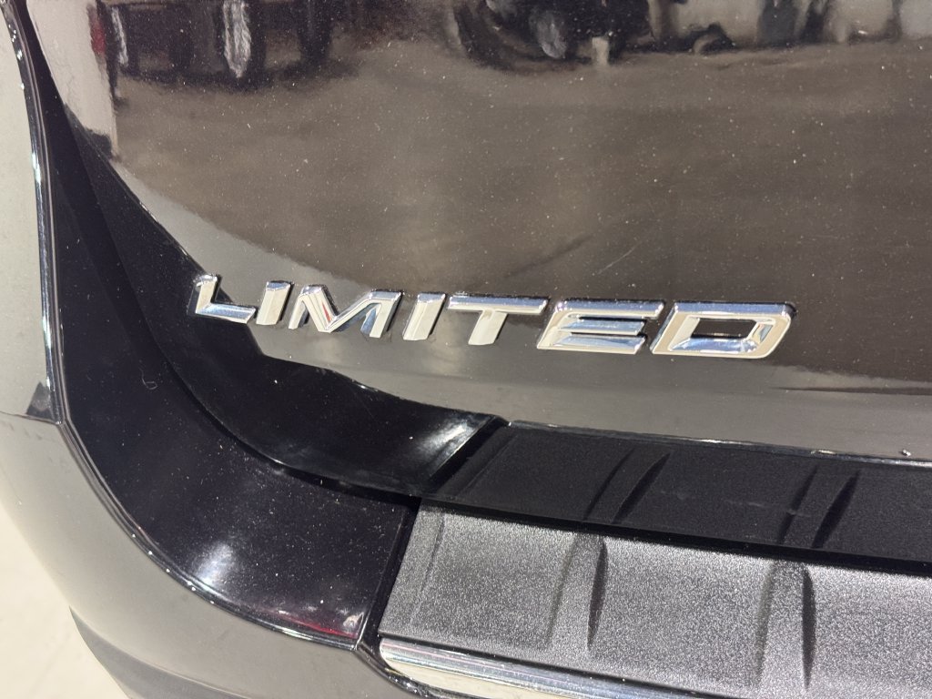 Used 2022 Ford Explorer Limited w/ Class IV Trailer Tow Package AWD/4WD image 33