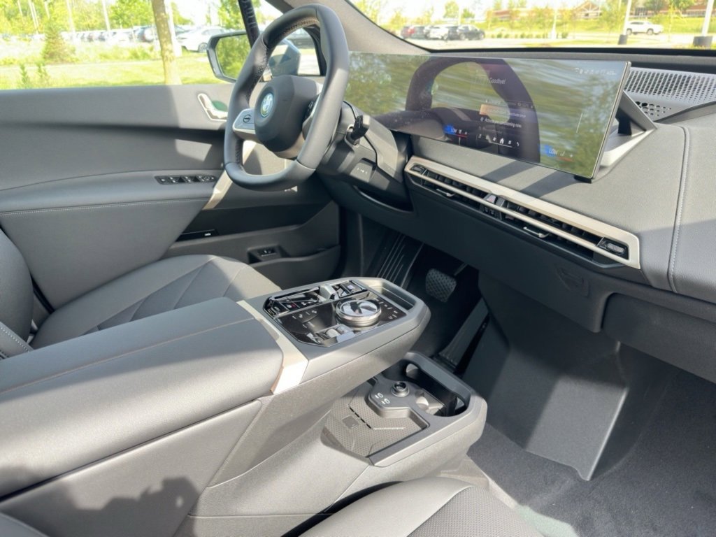 Used 2025 BMW iX xDrive50 w/ Sport Package image 24