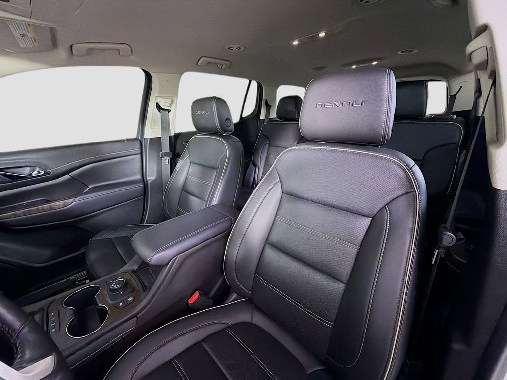 Used 2022 GMC Acadia Denali w/ Denali Technology Package image 13