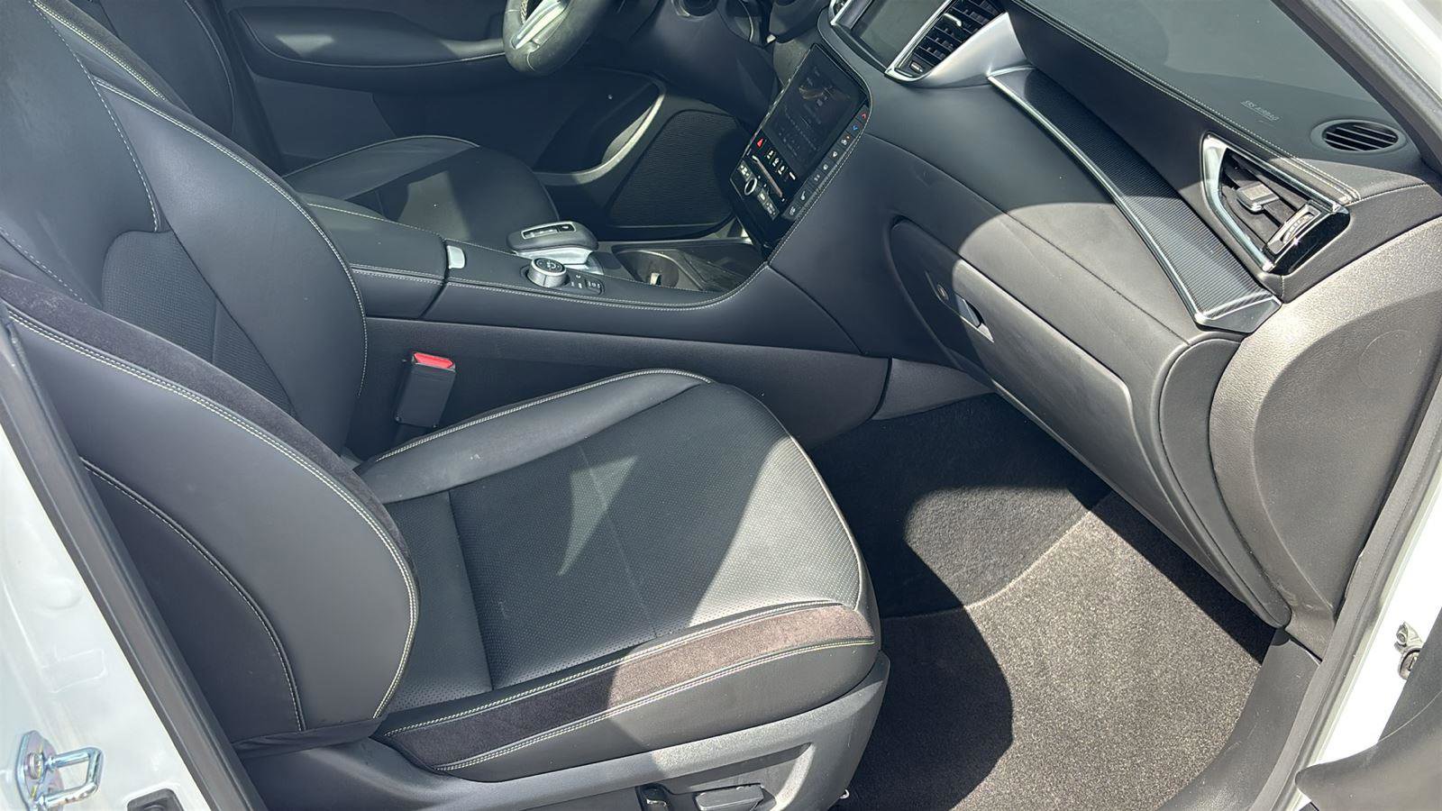 Used 2025 INFINITI QX50 Sport image 21