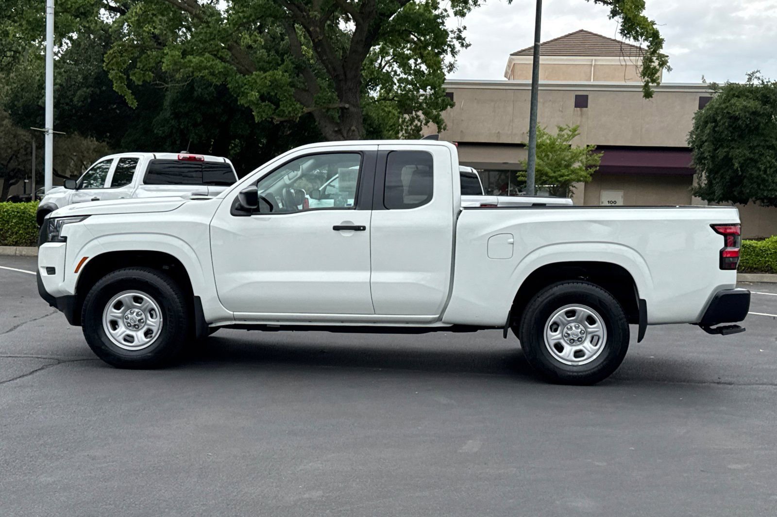 Used 2024 Nissan Frontier S w/ Tow Package image 6