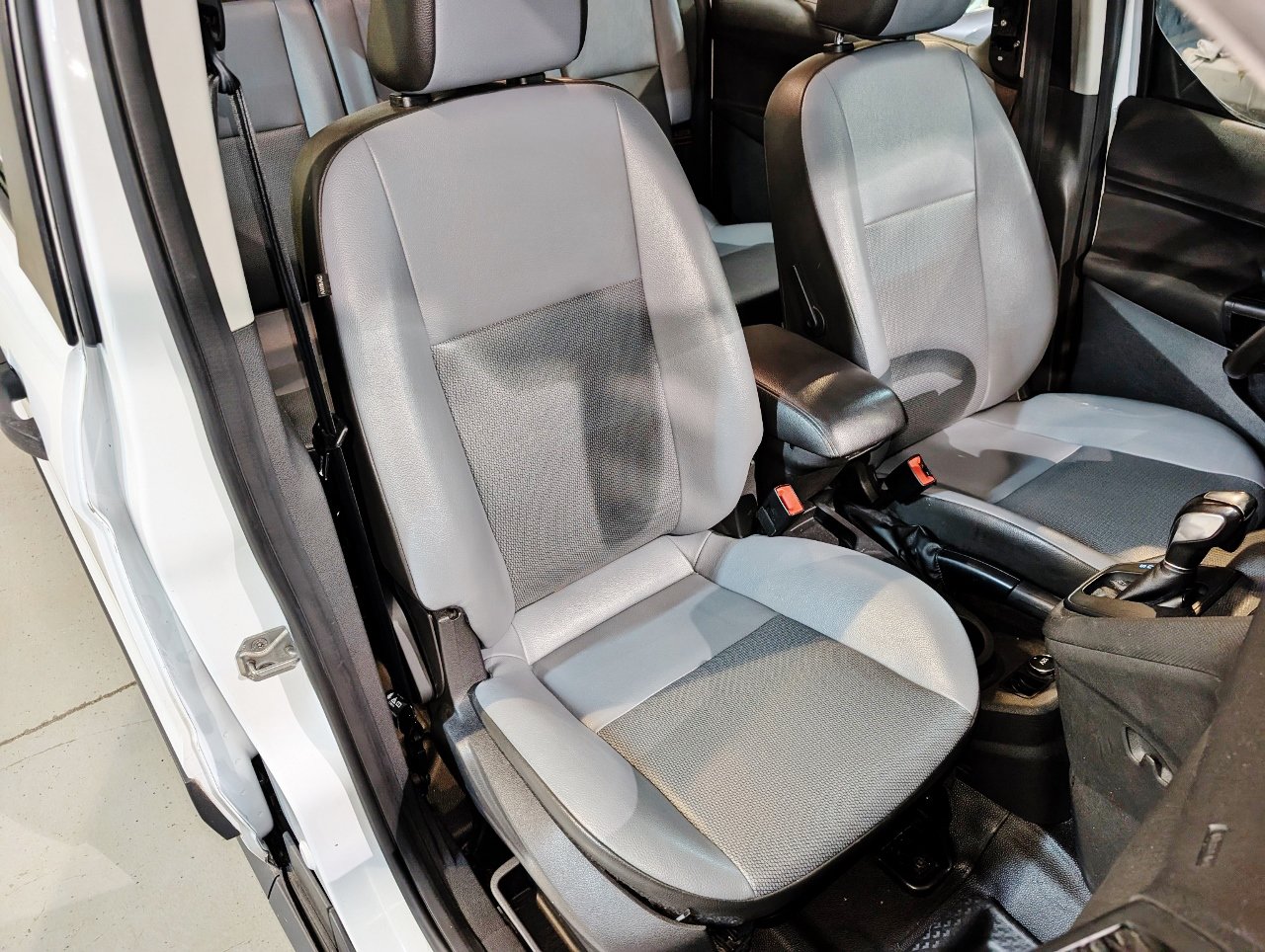 Used 2018 Ford Transit Connect XL FWD image 31