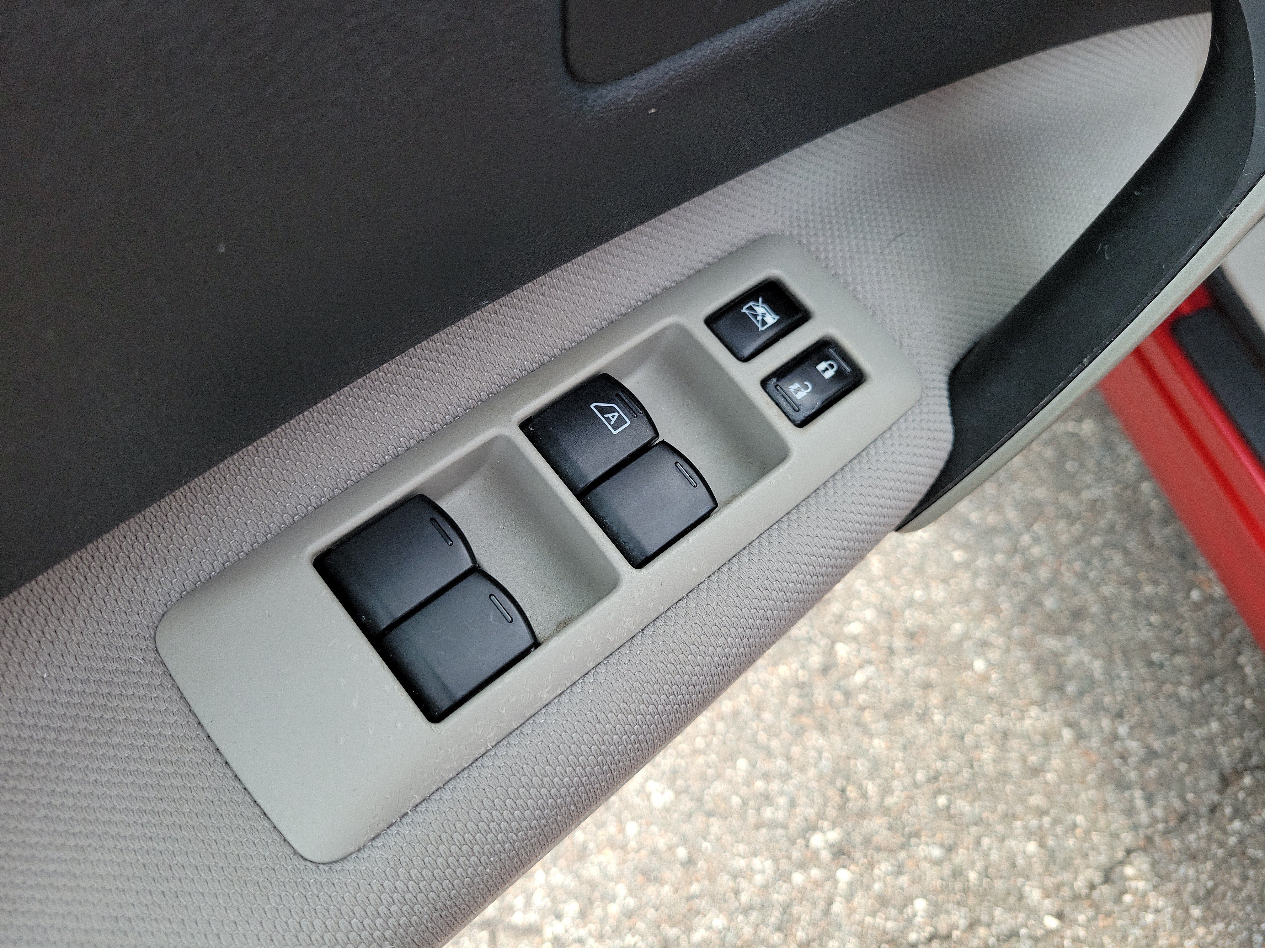 Used 2015 Nissan Rogue S w/ Convenience Package FWD image 20