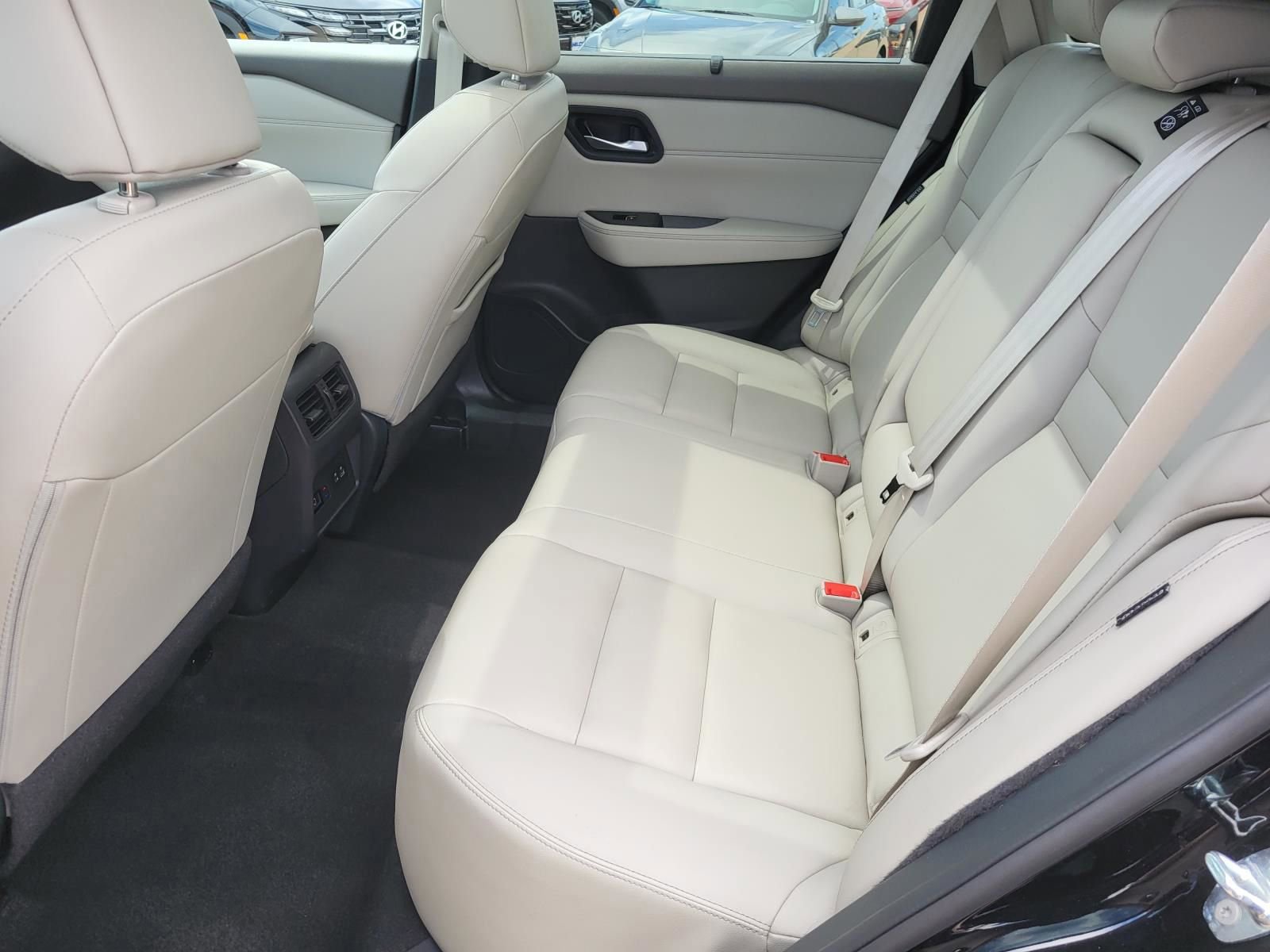 Used 2023 Nissan Rogue SL w/ SL Premium Package FWD image 15