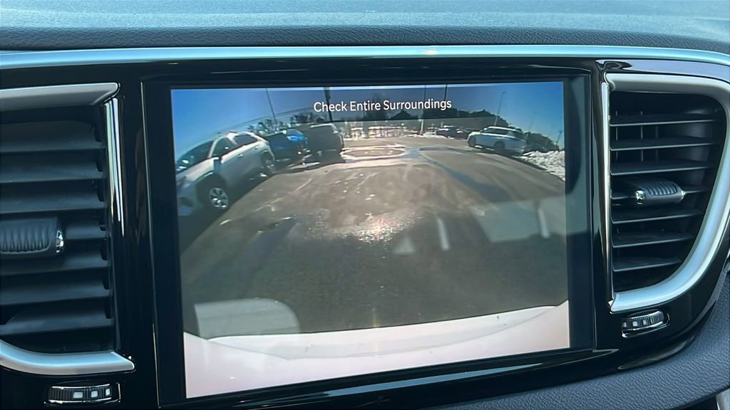 Used 2024 Chrysler Pacifica Touring-L image 27