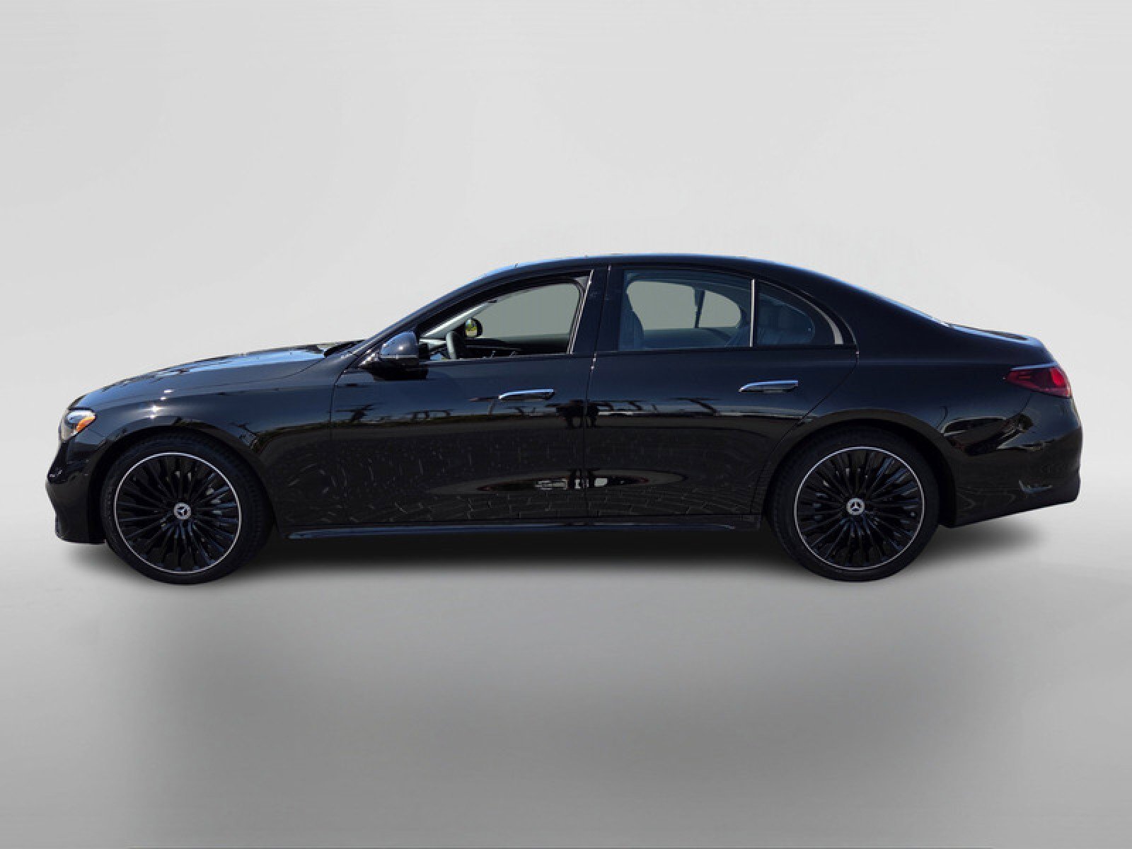 New 2026 Mercedes-Benz E 350 4MATIC Sedan image 2