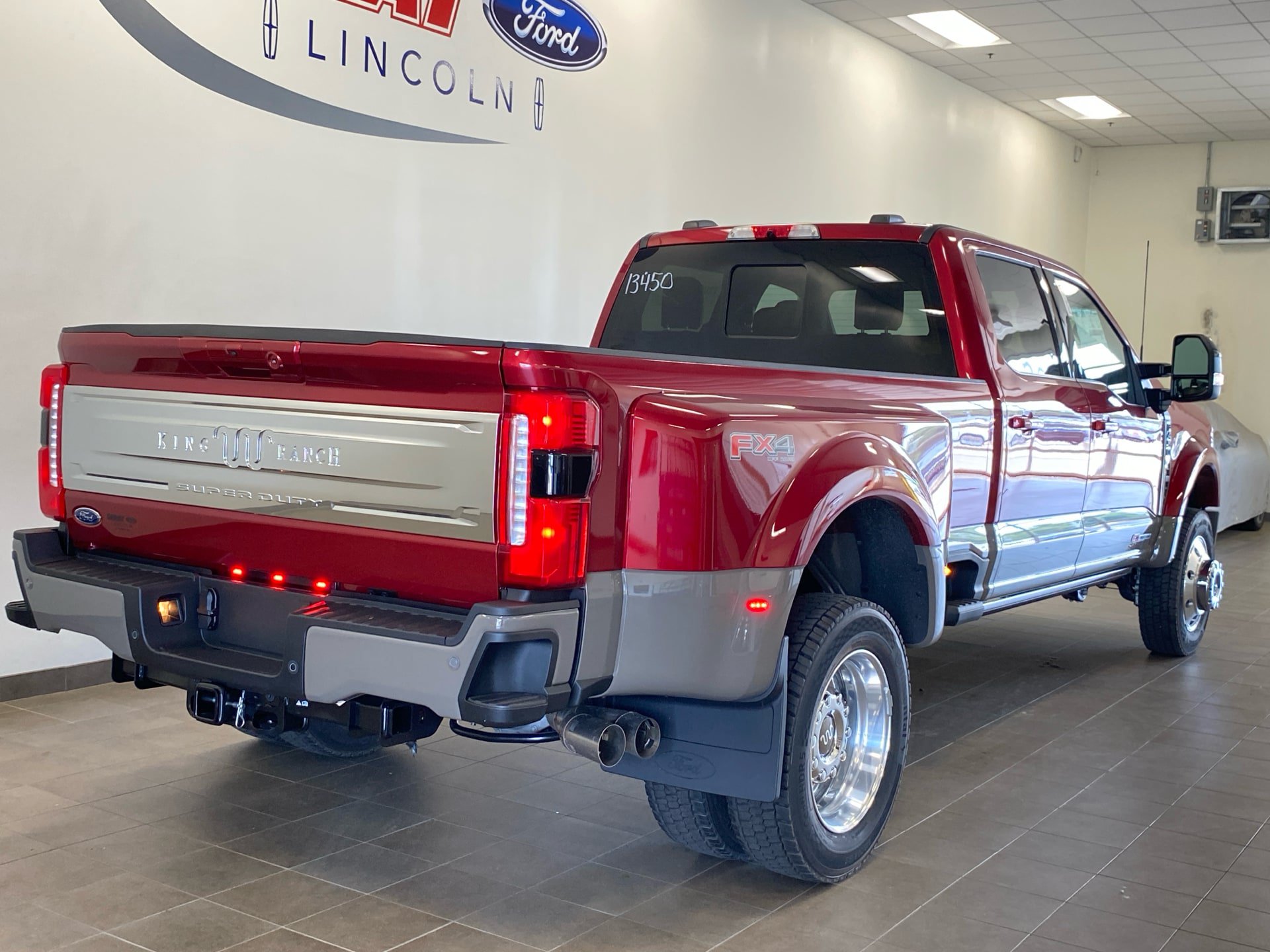 Used 2026 Ford F450 King Ranch w/ FX4 Off-Road Package AWD/4WD image 7