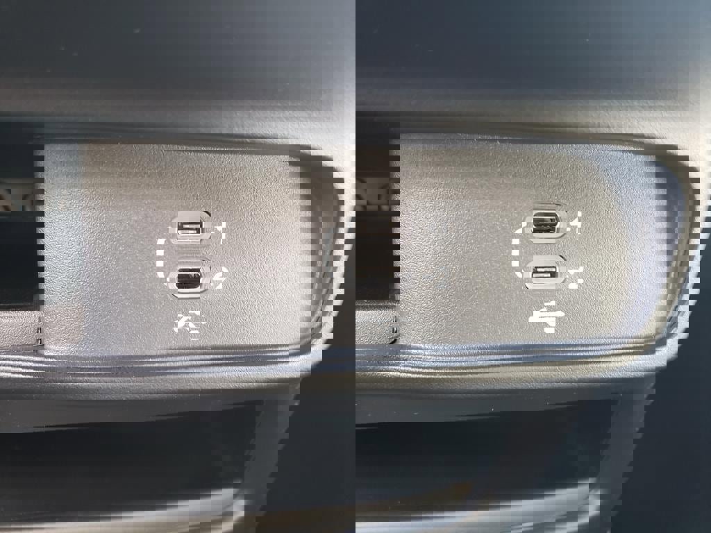 New 2026 Chrysler Pacifica Select image 24
