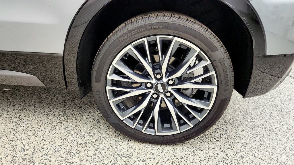 Used 2024 Cadillac XT4 Sport FWD image 9