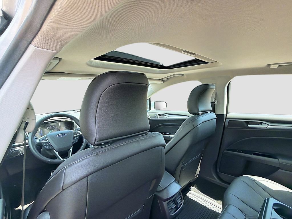Used 2016 Ford Fusion Titanium AWD/4WD image 25