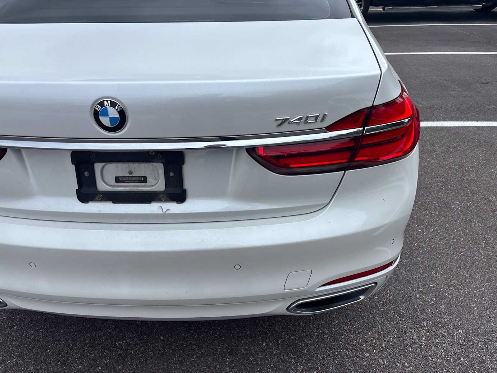Used 2016 BMW 740i RWD image 5