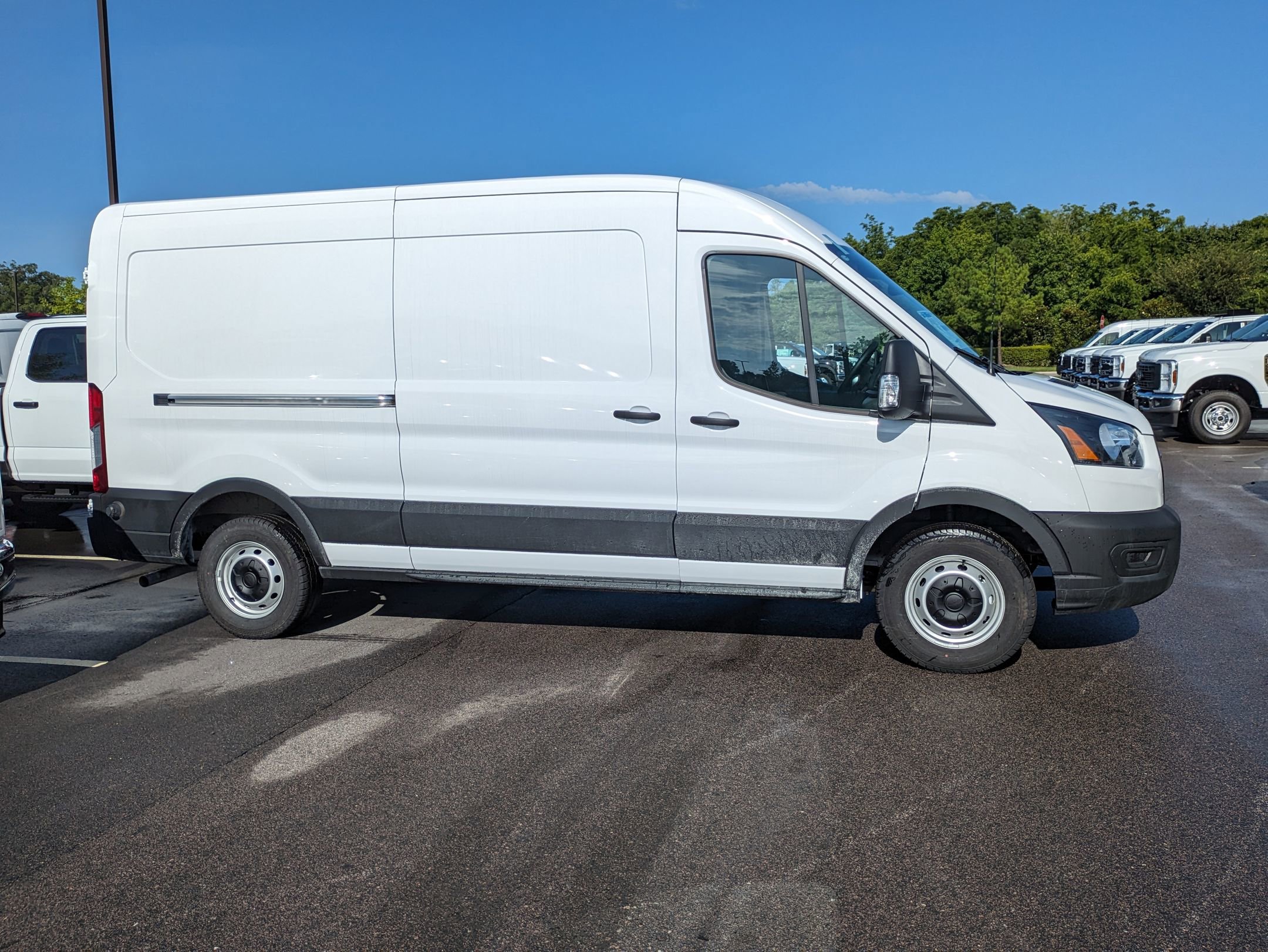 New 2025 Ford Transit 250 148 Medium Roof image 3