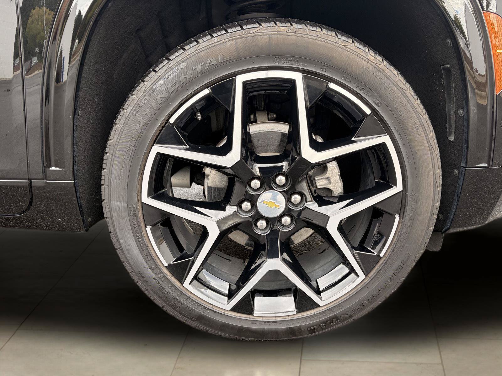 Used 2025 Chevrolet Traverse High Country FWD image 15