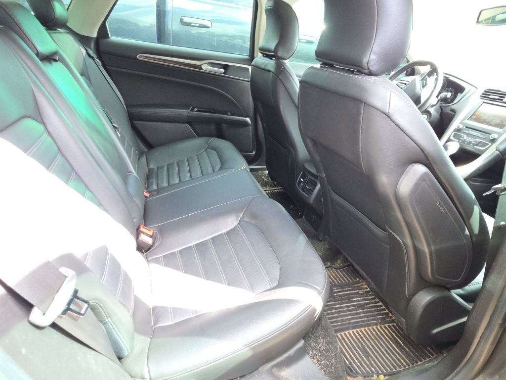 Used 2016 Ford Fusion SE w/ Equipment Group 202A image 7