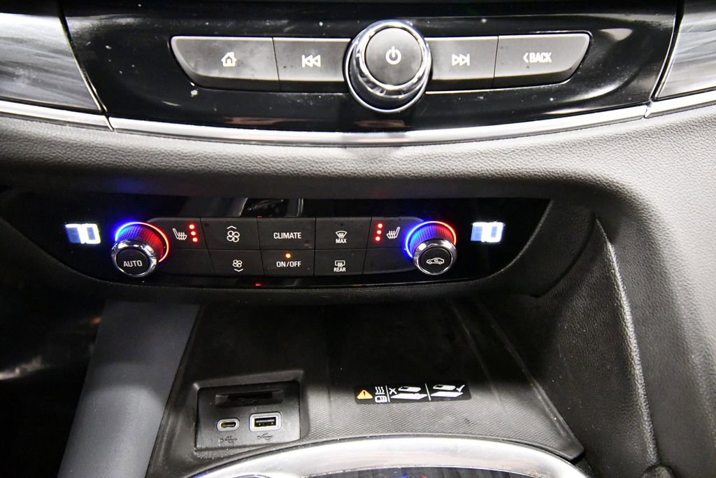 Used 2023 Buick Enclave Essence w/ LPO, Touring Package image 25