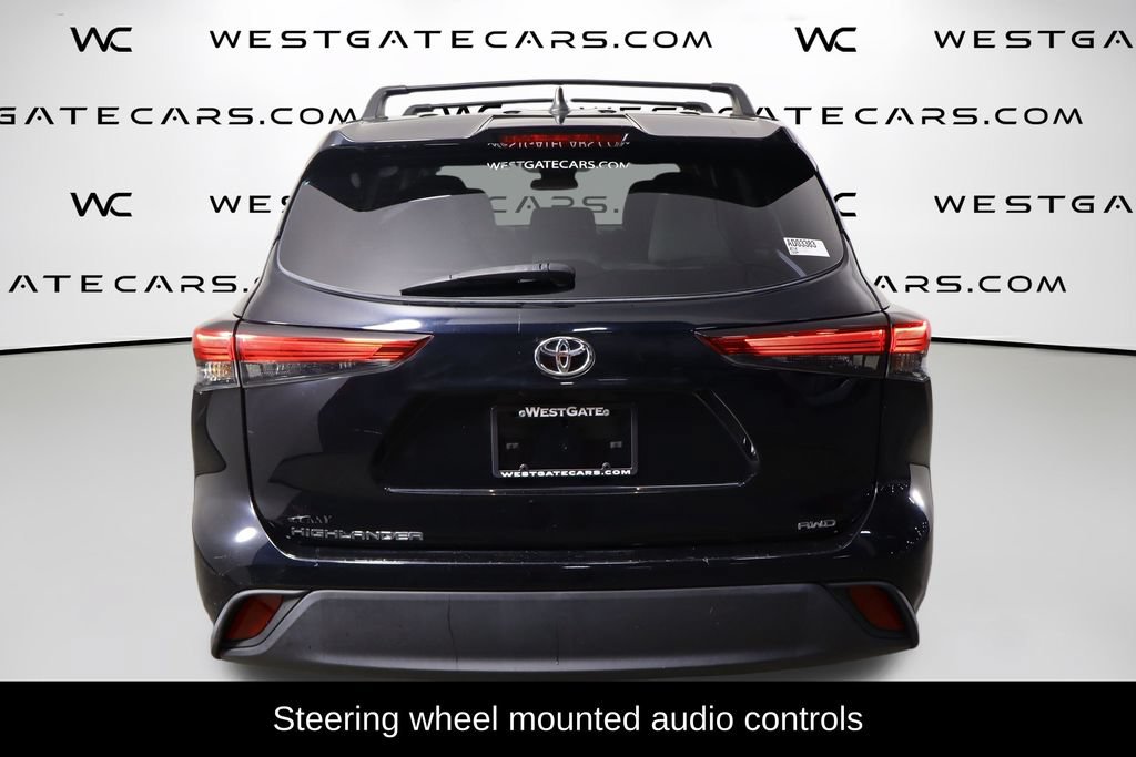 Used 2022 Toyota Highlander L AWD/4WD image 4