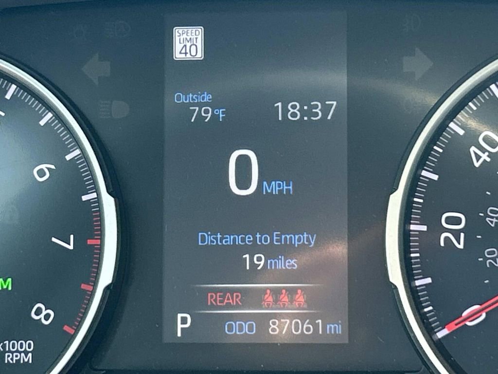 Used 2022 Toyota RAV4 XLE AWD/4WD image 31