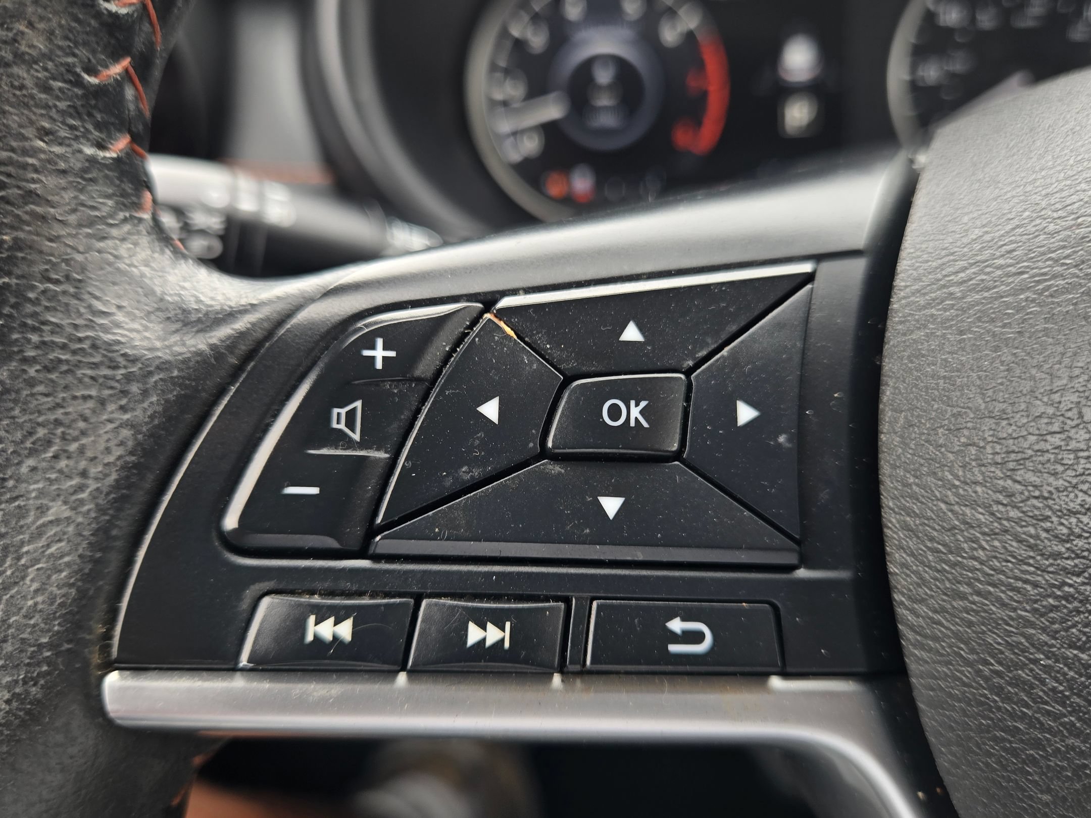 Used 2019 Nissan Kicks SR w/ SR Premium Package FWD image 24