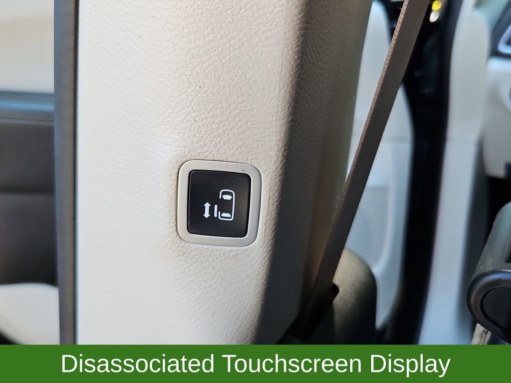 Used 2022 Chrysler Pacifica Touring-L w/ Uconnect Theater Family Group FWD image 29