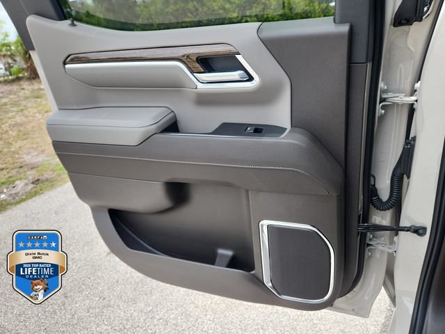 New 2026 GMC Sierra 1500 SLE w/ Max Trailering Package AWD/4WD image 9