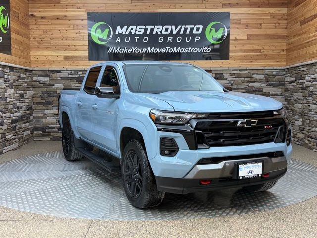 Used 2025 Chevrolet Colorado Z71 w/ Z71 Convenience Package 2 AWD/4WD image 2