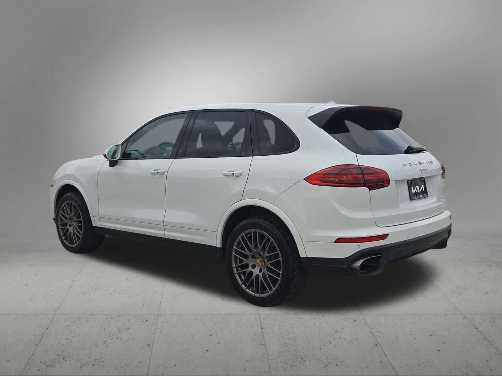 Used 2017 Porsche Cayenne AWD/4WD image 4