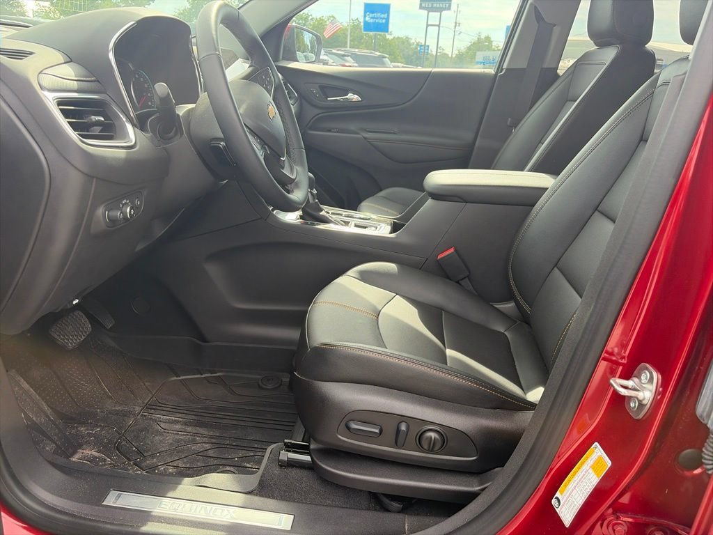 Used 2024 Chevrolet Equinox Premier w/ LPO, Floor Liner Package FWD image 16