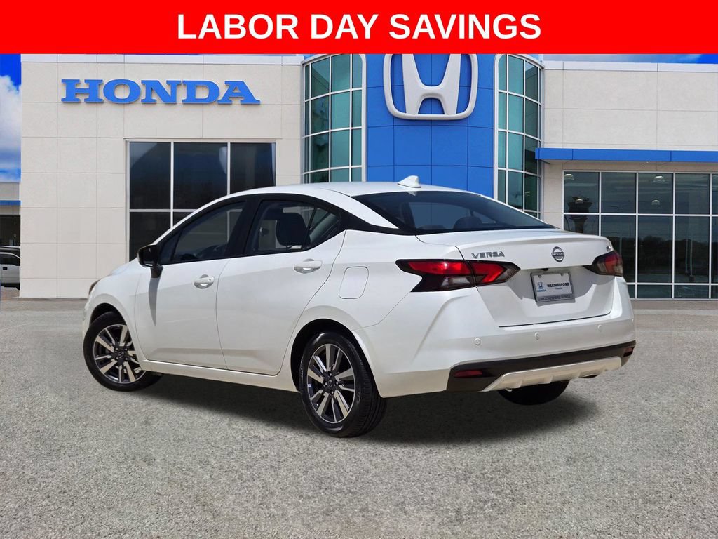 Used 2024 Nissan Versa SV FWD image 5