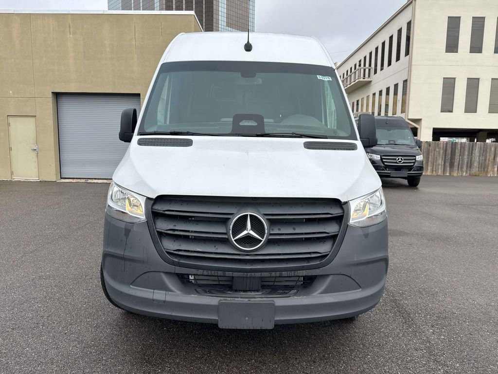 Used 2025 Mercedes-Benz Sprinter 2500 image 2