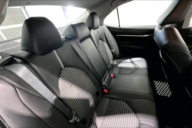 Used 2022 Toyota Camry SE FWD image 30