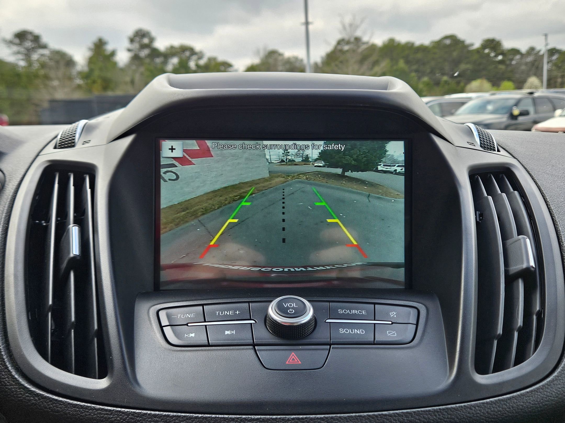 Used 2019 Ford Escape SE image 32