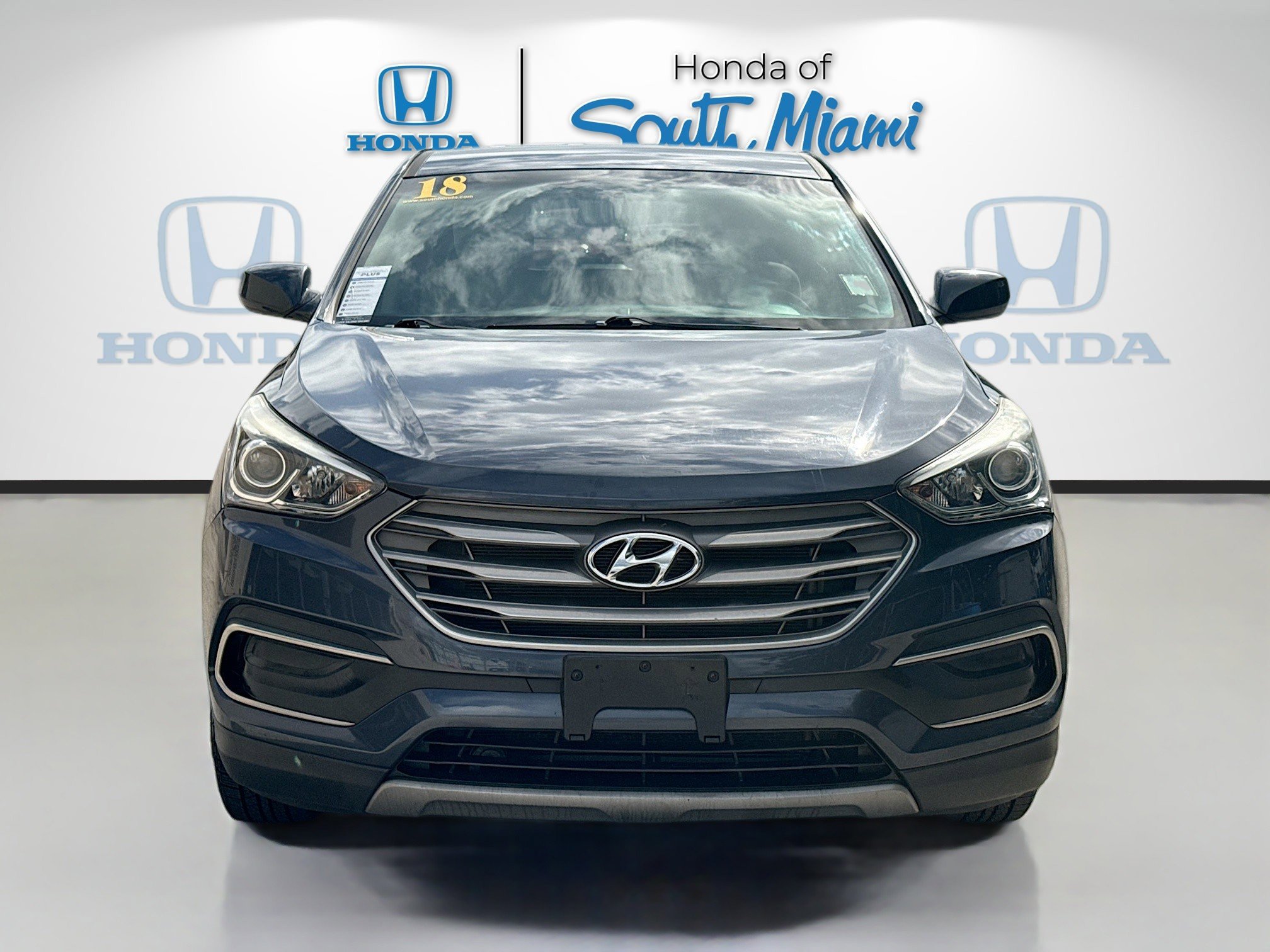 Used 2018 Hyundai Santa Fe Sport image 2