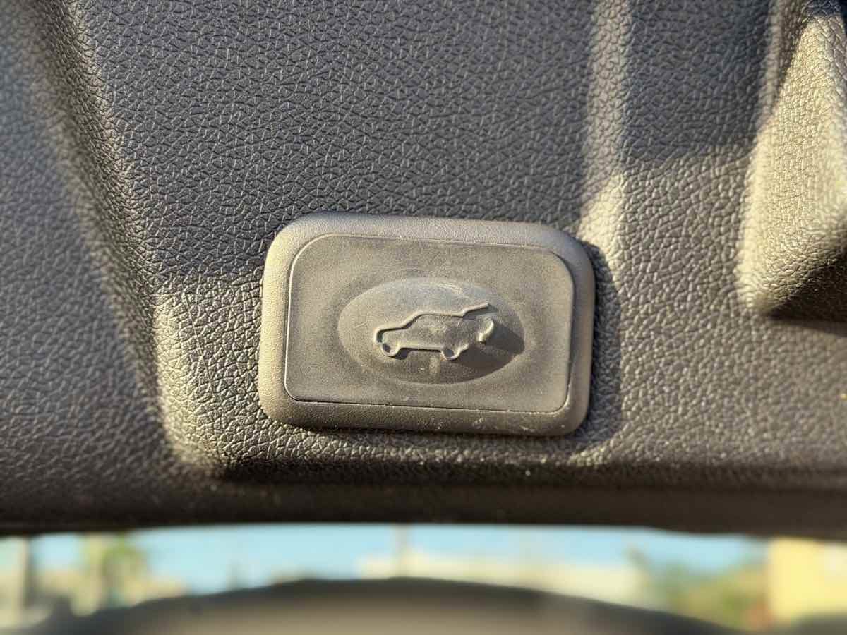 Used 2014 GMC Acadia SLE image 24