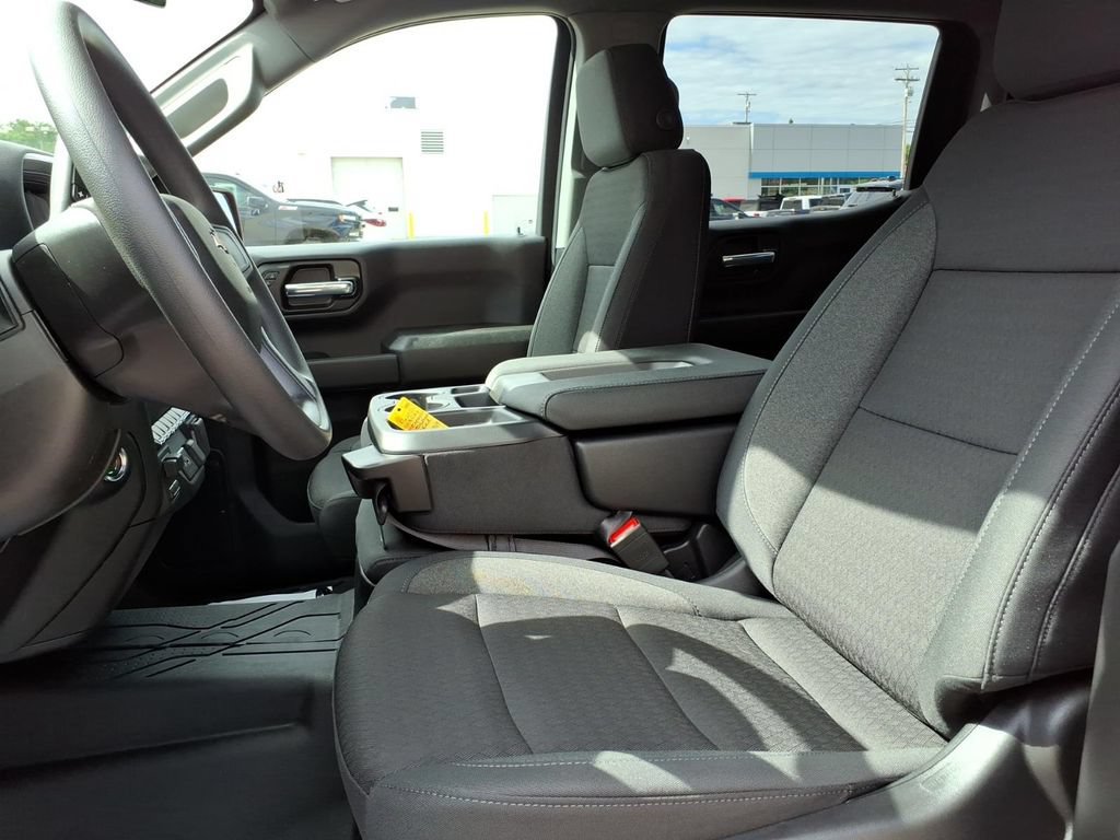 New 2026 Chevrolet Silverado 1500 Custom w/ LPO, Dark Essentials Package AWD/4WD image 13