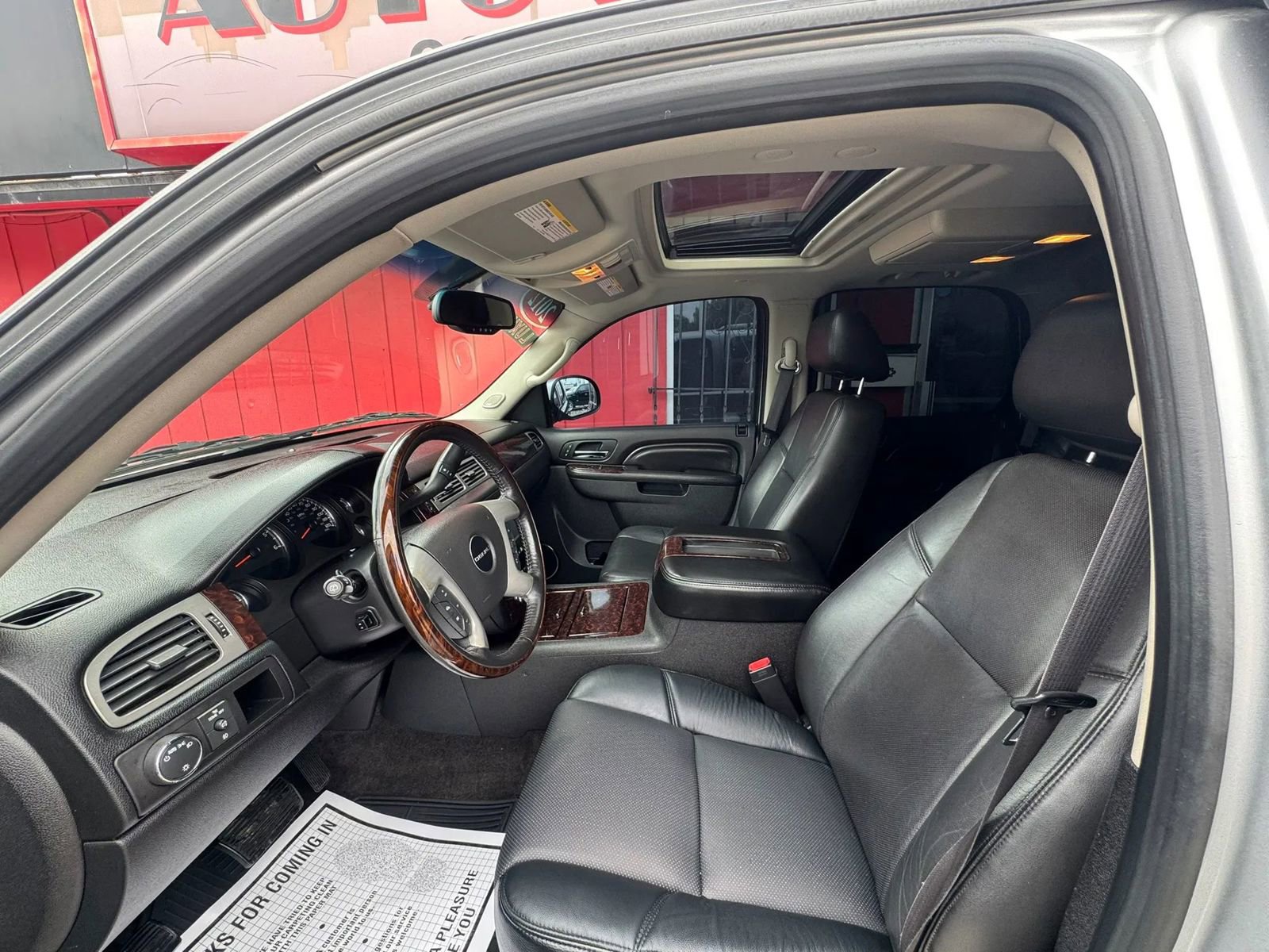 Used 2012 GMC Yukon Denali image 9