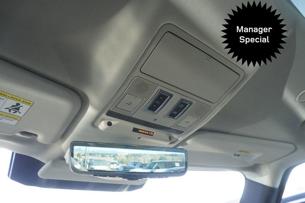 Used 2020 Land Rover Defender 110 SE image 16