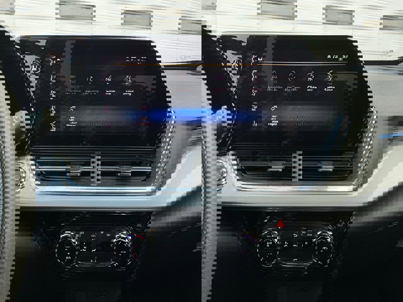 Used 2025 Chevrolet Trax LT image 24