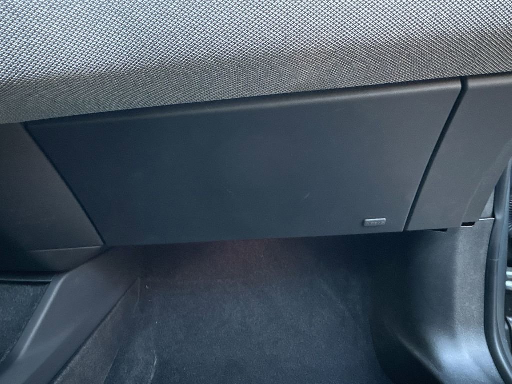 Used 2025 Cadillac Optiq Luxury 1 image 34