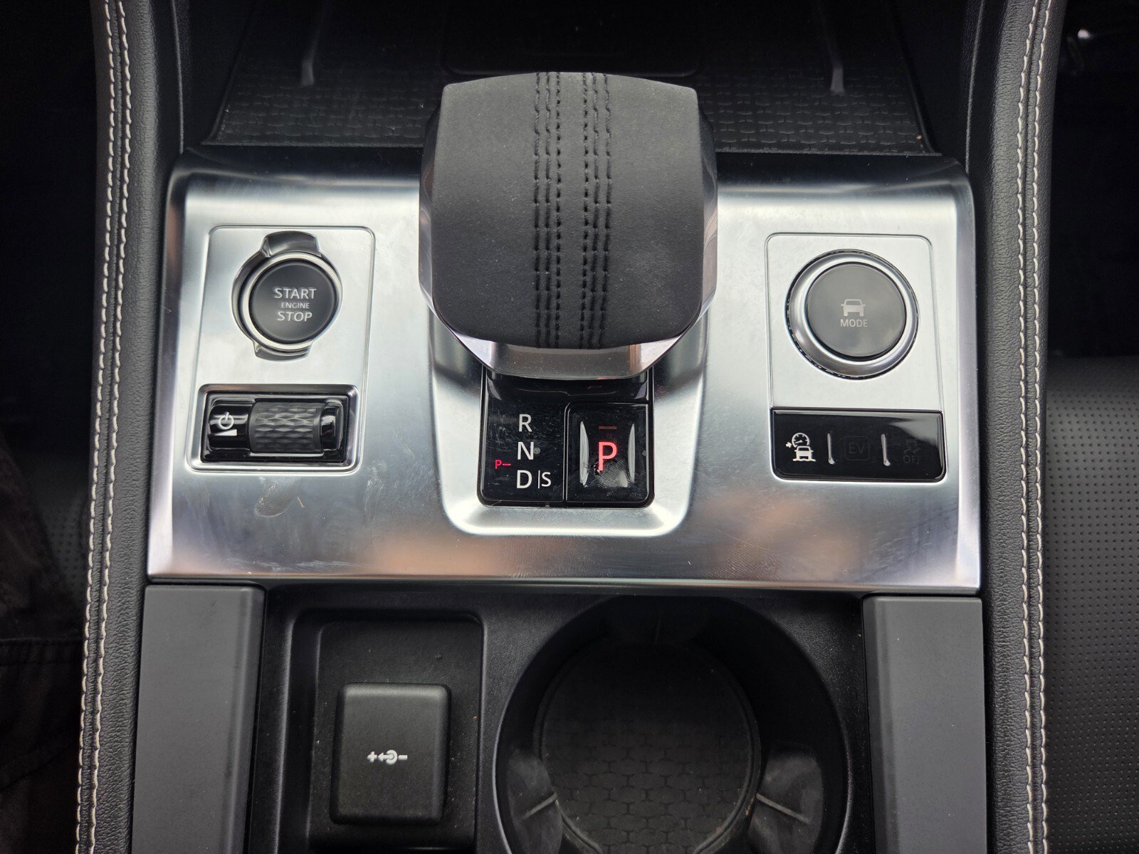 Used 2024 Jaguar F-PACE R-Dynamic S AWD/4WD image 24