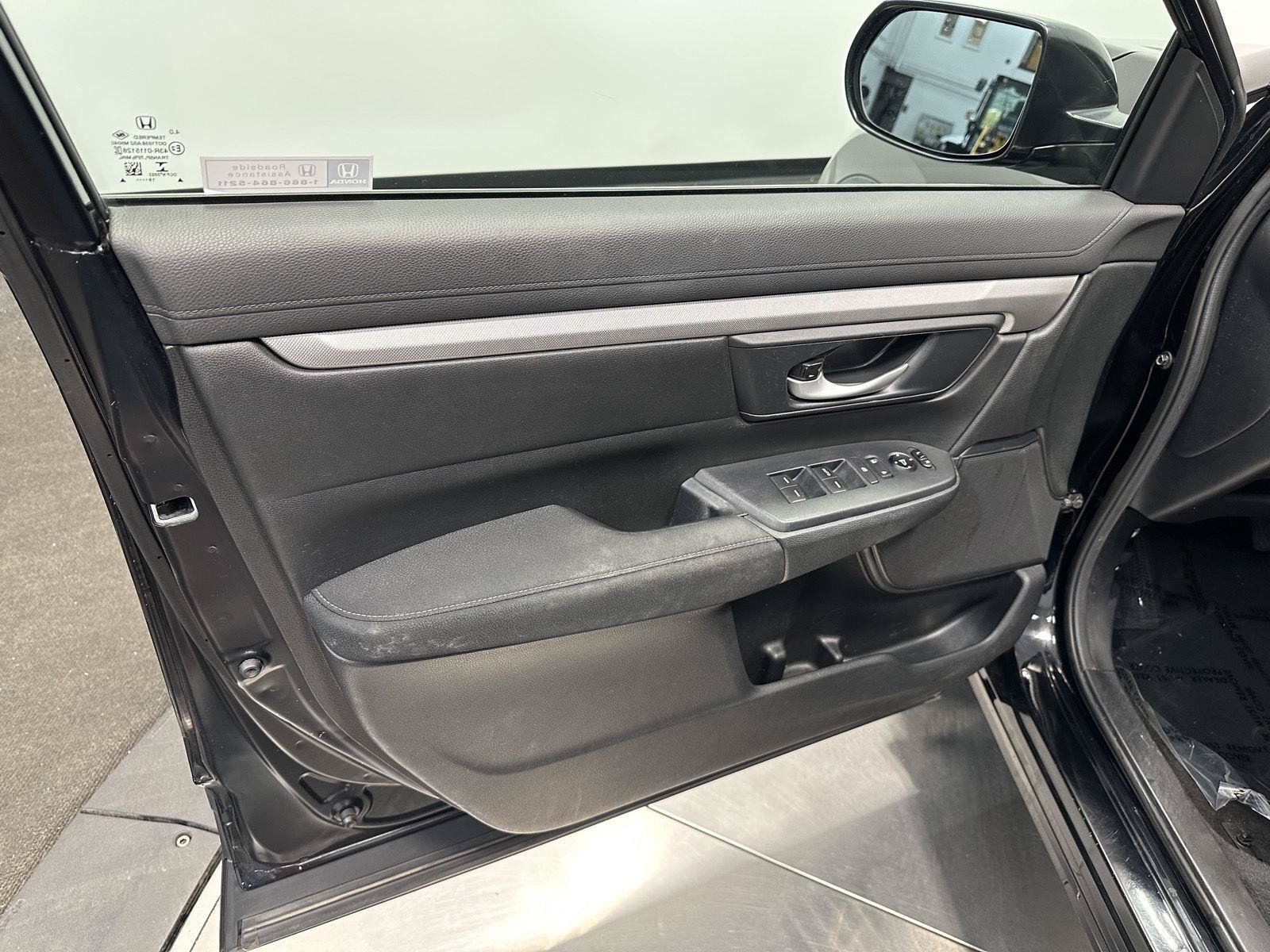 Used 2019 Honda CR-V LX image 10