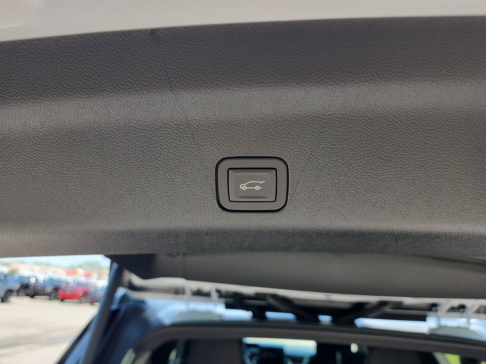 New 2026 GMC Yukon XL Denali Ultimate AWD/4WD image 11