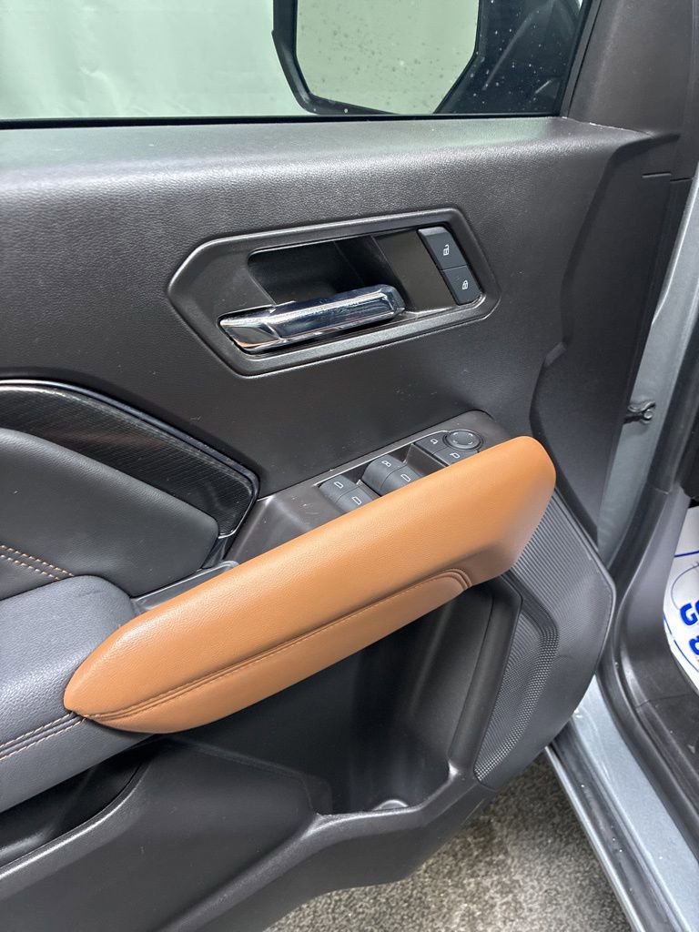 Used 2024 GMC Canyon AT4 w/ Technology Package image 12