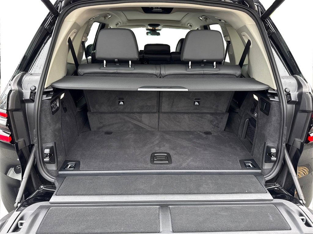 Used 2025 BMW X7 xDrive40i w/ Parking Assistance Package image 13