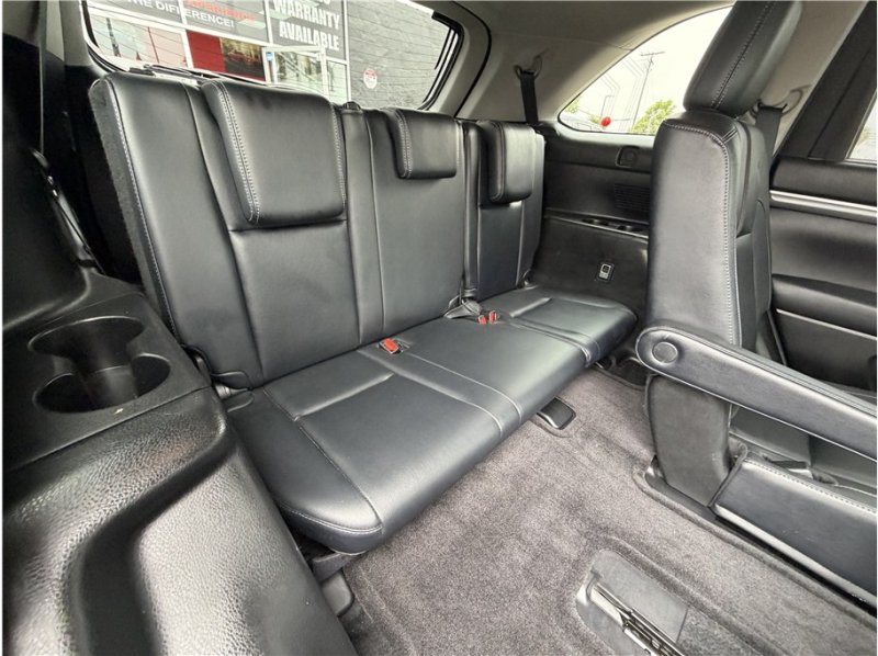 Used 2017 Toyota Highlander SE FWD image 33