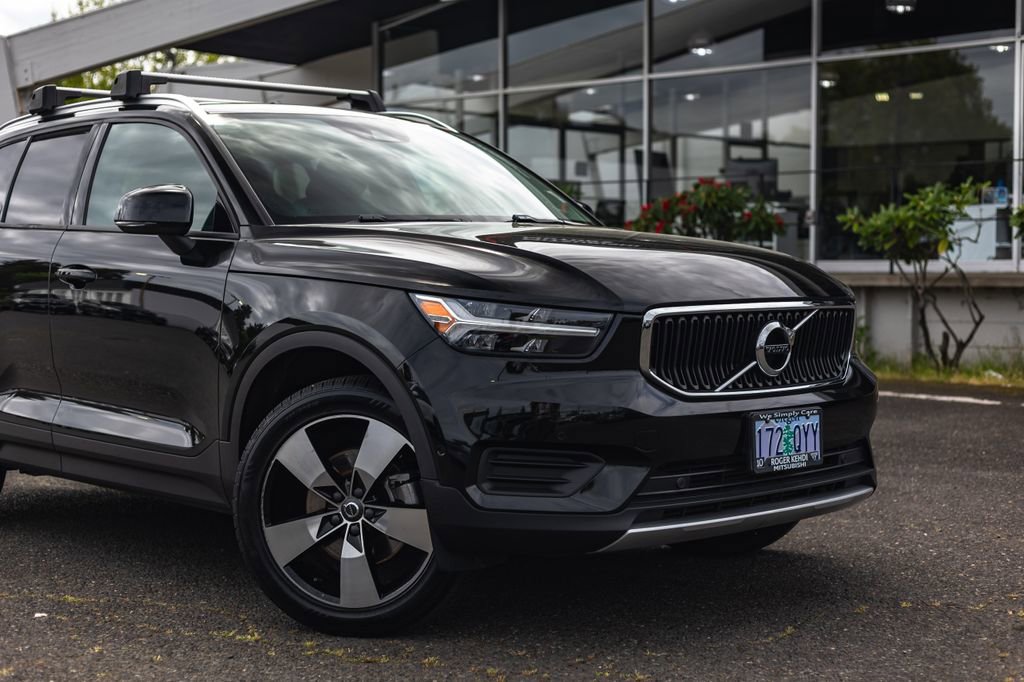 Used 2019 Volvo XC40 T5 Momentum AWD/4WD image 3