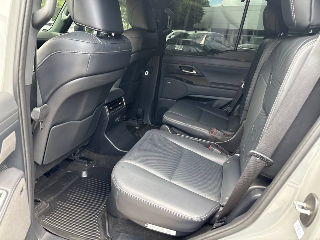 Used 2025 Lexus GX 550 w/ Accessory Package (Z1) AWD/4WD image 19