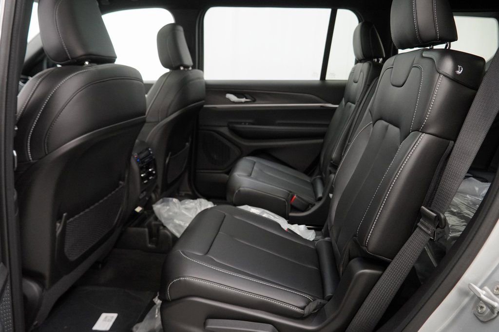 New 2025 Jeep Grand Cherokee L Limited image 17