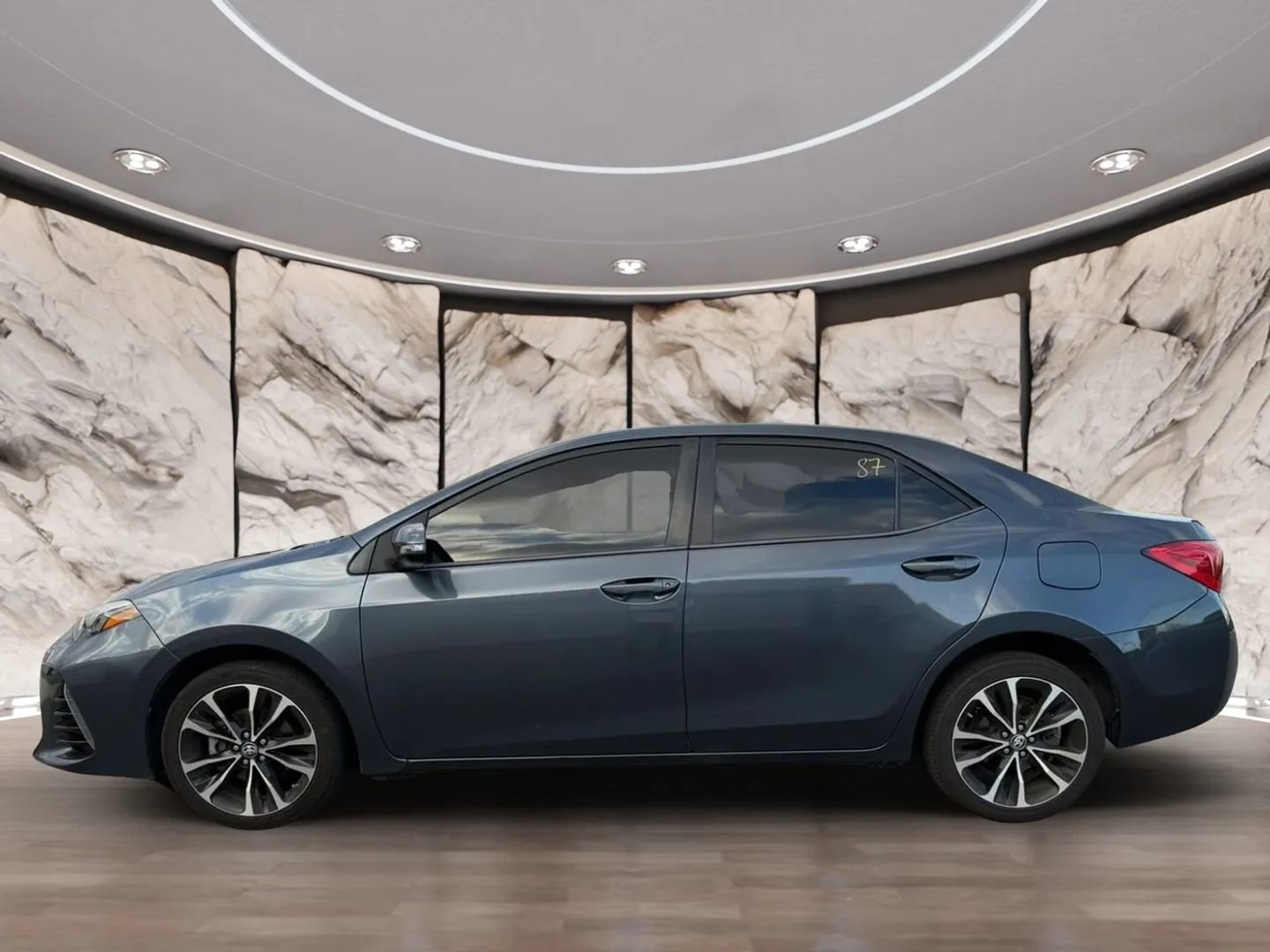 Used 2019 Toyota Corolla SE FWD image 5