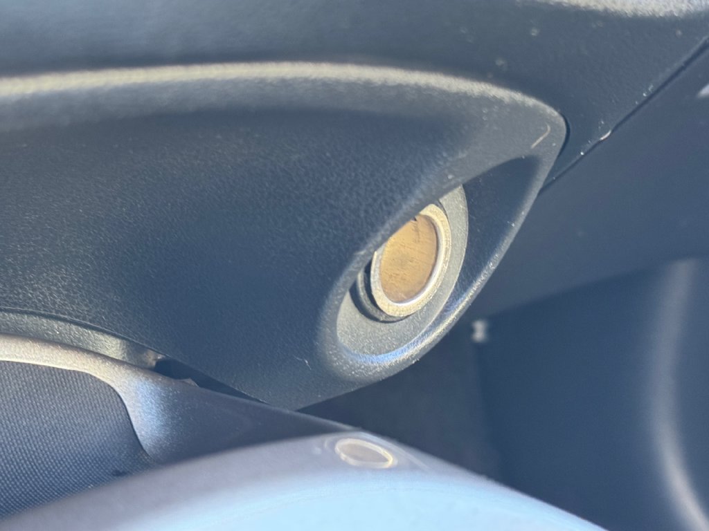 Used 2012 Nissan Juke SL FWD image 29